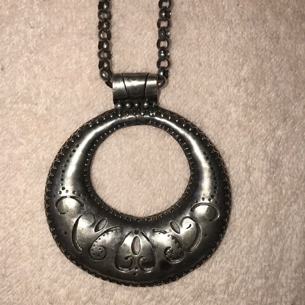 Cool Long engraved metal necklace - Picture 7 of 8